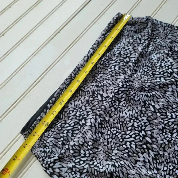 Women's Reversible Stretch Pebble Gray Black Casual Swim Active Skirt S - Picture 5 of 7